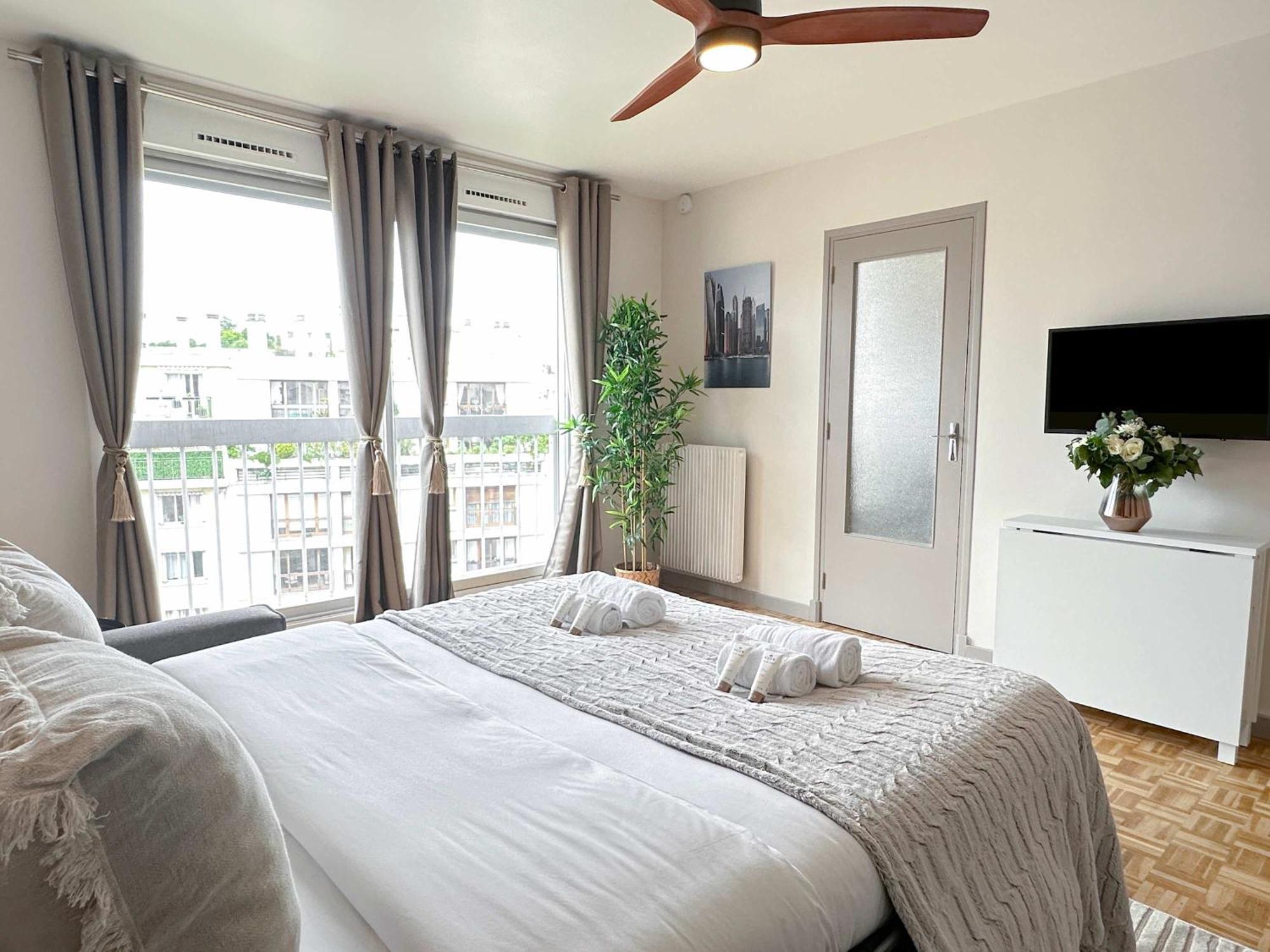 Brand-New Studio With Eiffel Tower View Paříž Exteriér fotografie